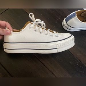 Converse women’s size 9 creamy off white color